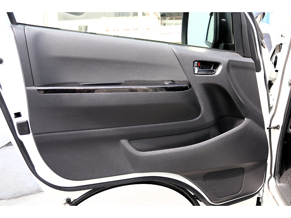 ハイエース高崎店にて展示中♪027-329-5670