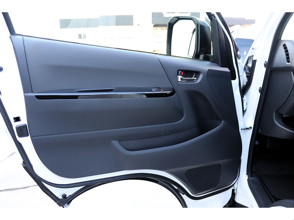 ハイエース高崎店にて展示中♪027-329-5670