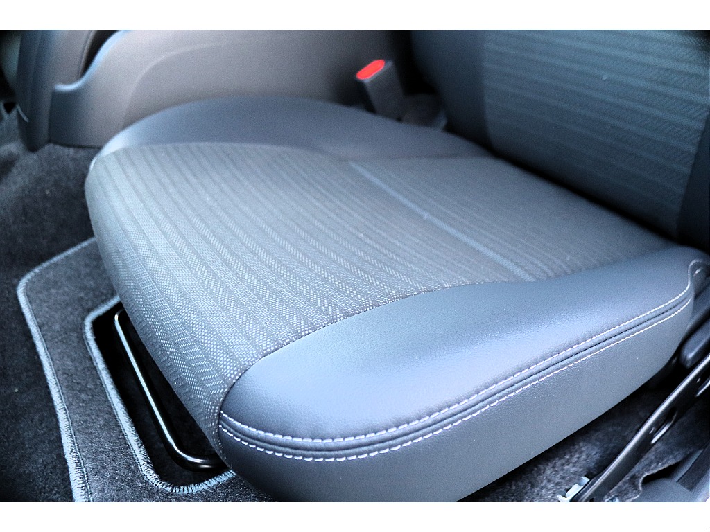 ハイエース高崎店にて展示中♪027-329-5670