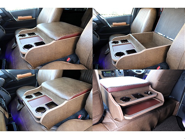 ブラウンレザー調のセンターコンソールBOX付！！ドリンクホルダーや大容量の収納も！！