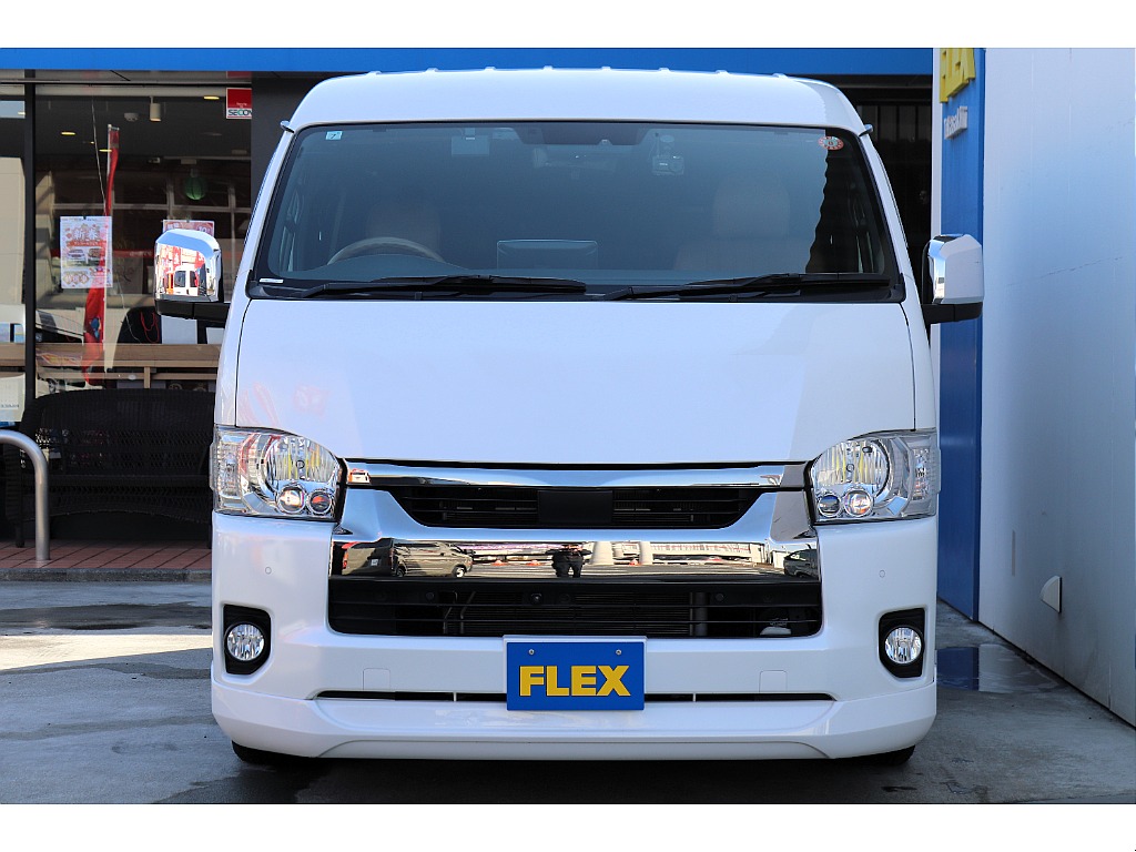 内外装共にカスタムてんこ盛りの一台となっております！！