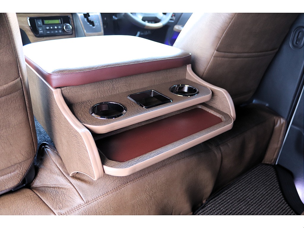 ハイエース高崎店にて展示中♪027-329-5670