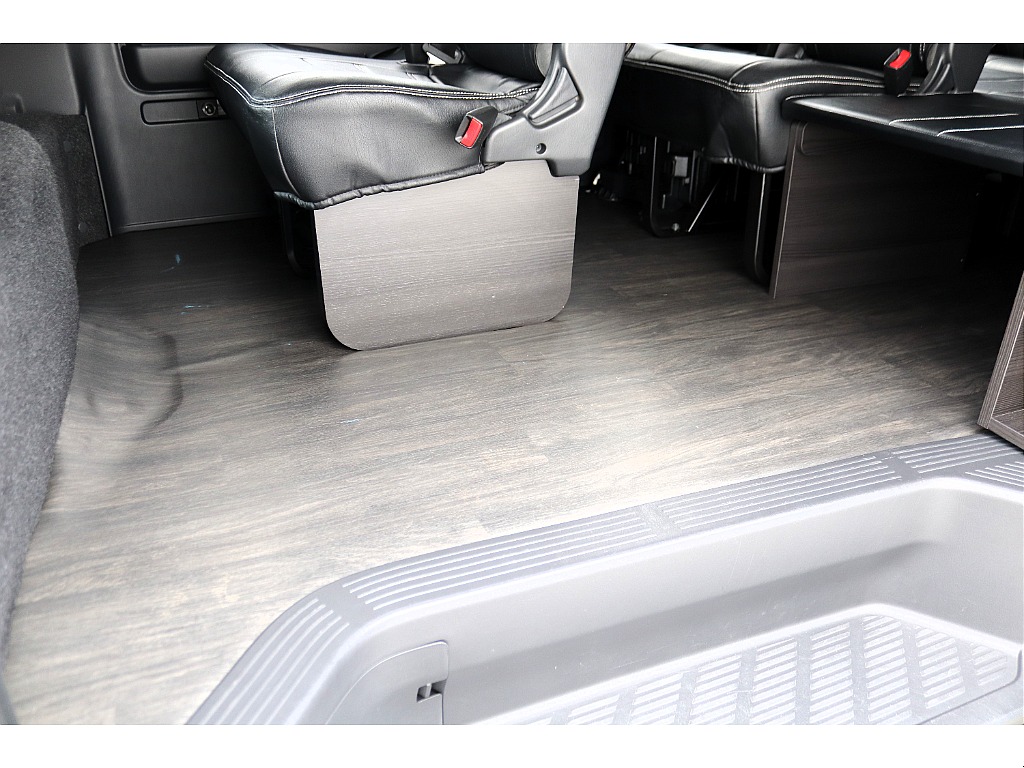 フローリング施工♪