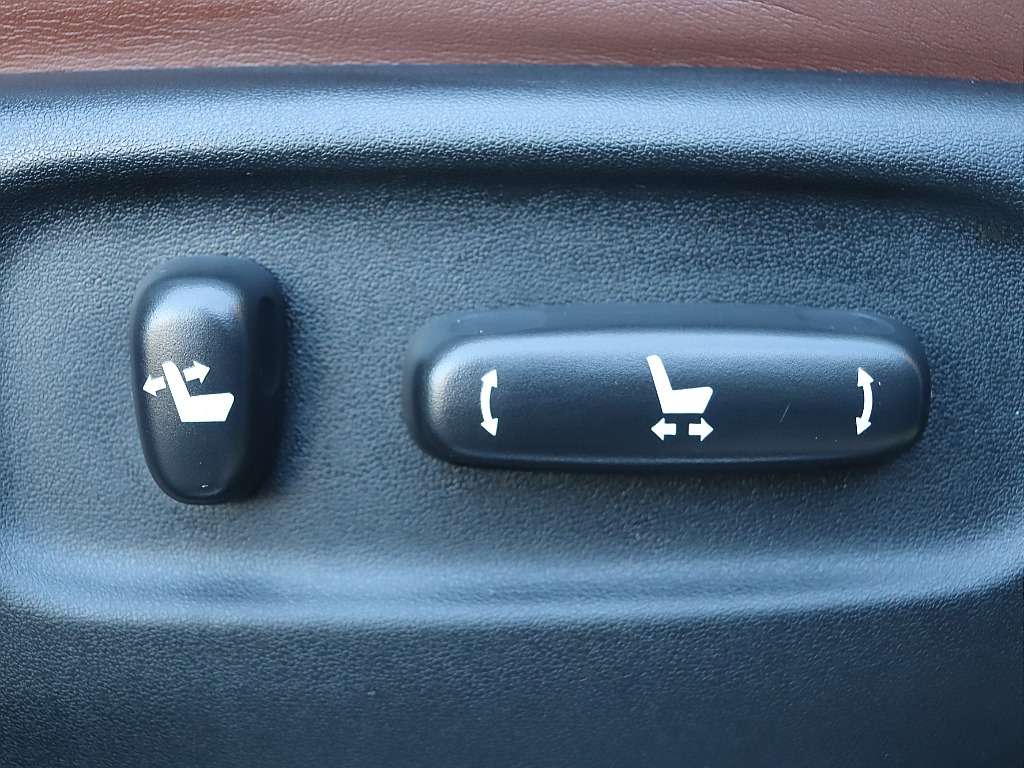 前席パワーシート！