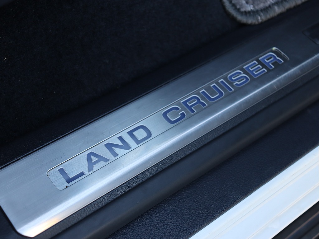 純正ドアスカッフプレート！