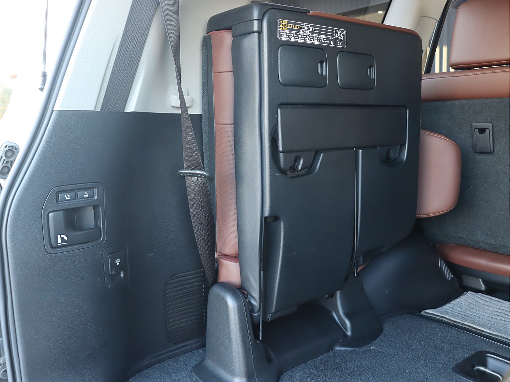 ラゲッジ内張り！