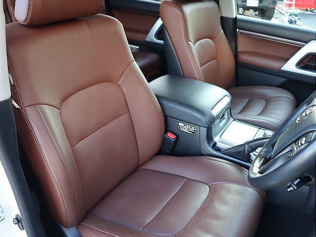 ワンオーナー車のため、大きなへたりもなく綺麗な状態です！