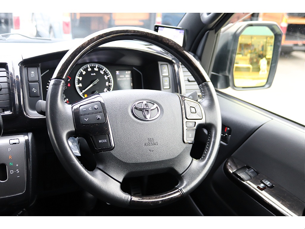 ハイエース高崎店にて展示中♪027-329-5670