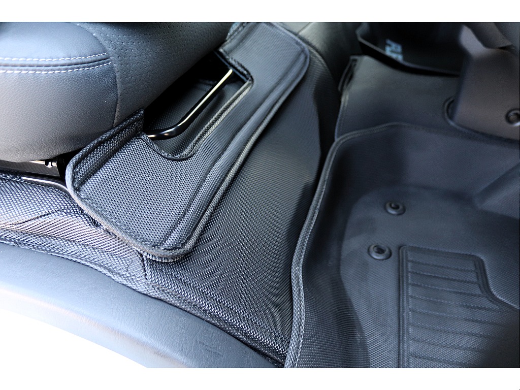 ハイエース高崎店にて展示中♪027-329-5670