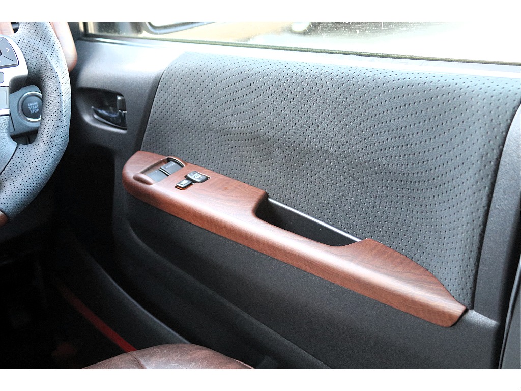 ハイエース高崎店にて展示中♪027-329-5670