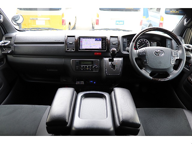 ハイエース高崎店にて展示中♪027-329-5670！！