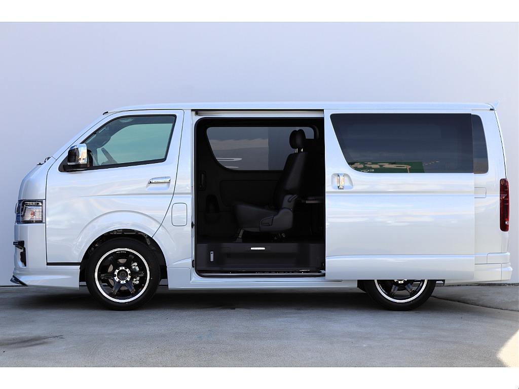 ハイエース高崎店にて展示中♪027-329-5670