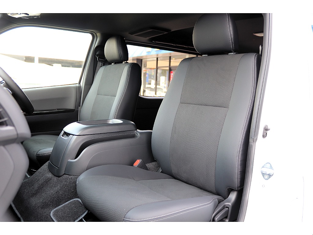 ハイエース高崎店にて展示中♪027-329-5670