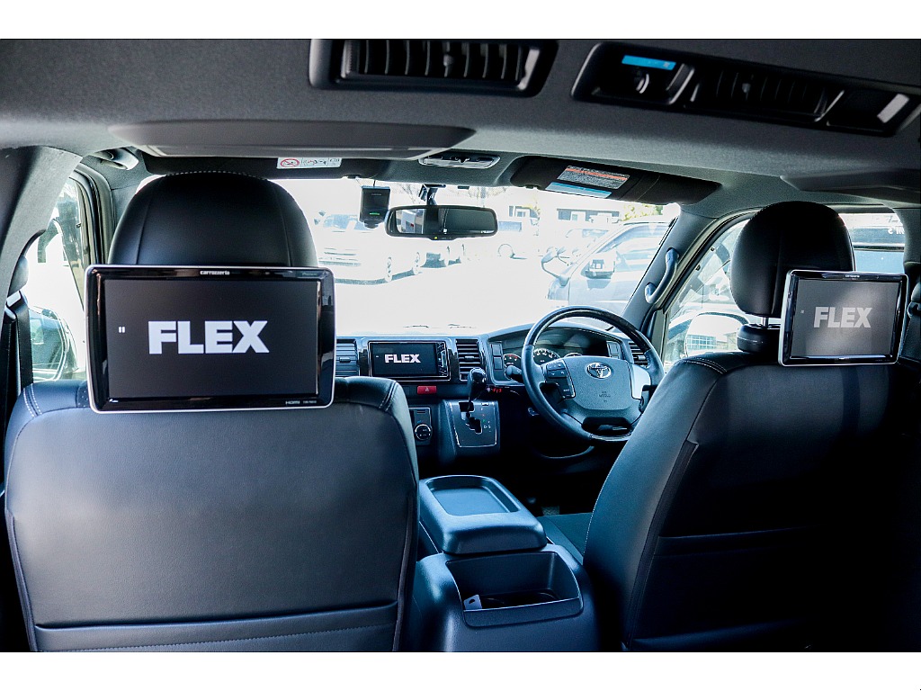 ヘッドレストモニター2基装着♪