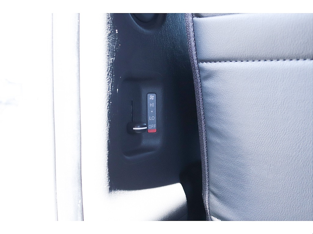 ハイエースセカンド高崎店にて展示中♪027-384-3591