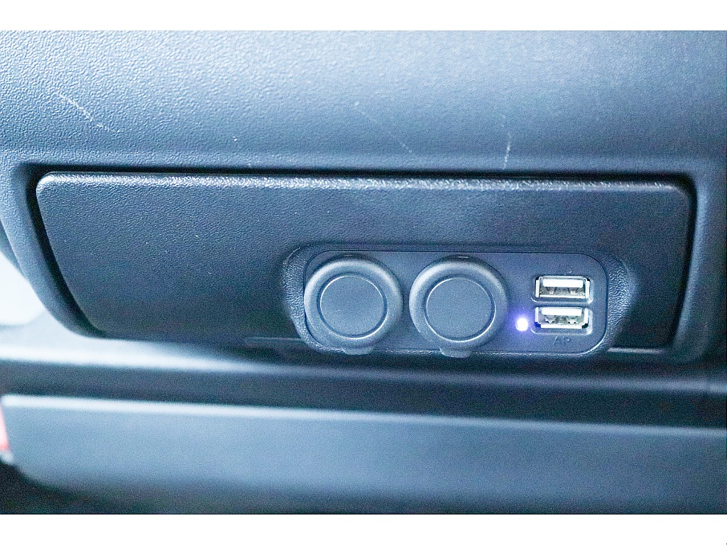 USB＆ソケット増設♪