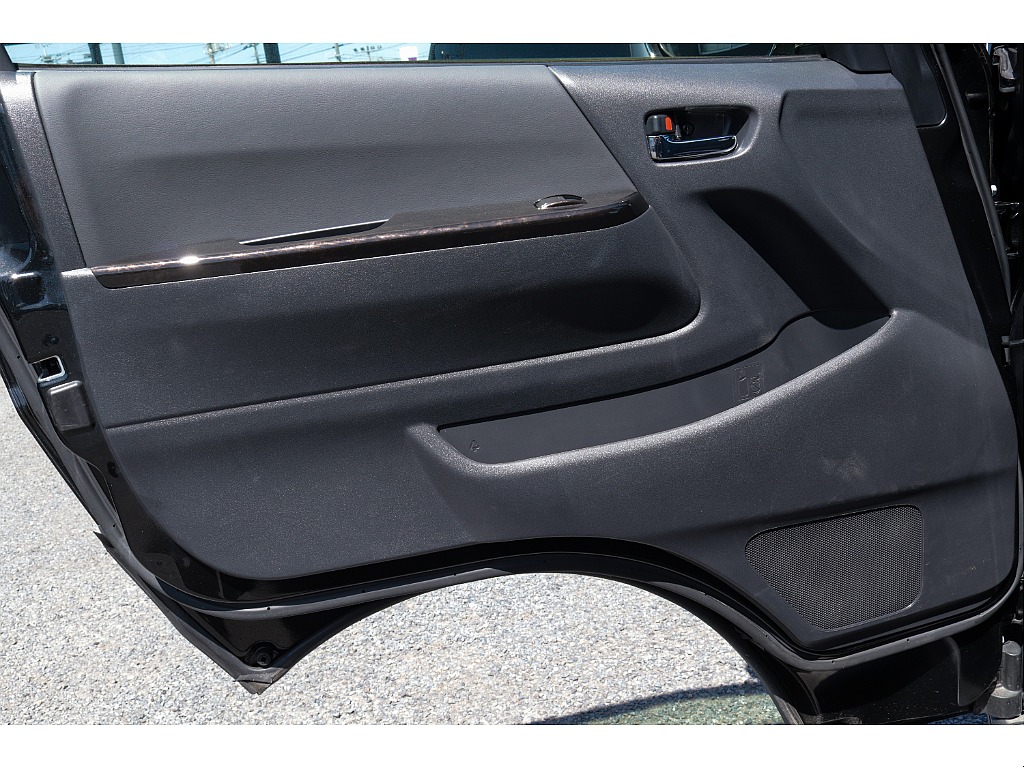 ハイエースセカンド高崎店にて展示中♪027-384-3591