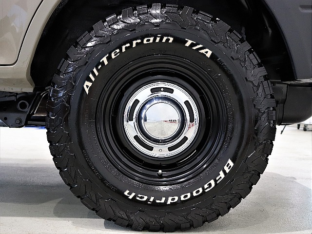 BFGoodrich235/85/16KO2(オールテレーン）＆DEANクロスカントリーブラックの足元です。