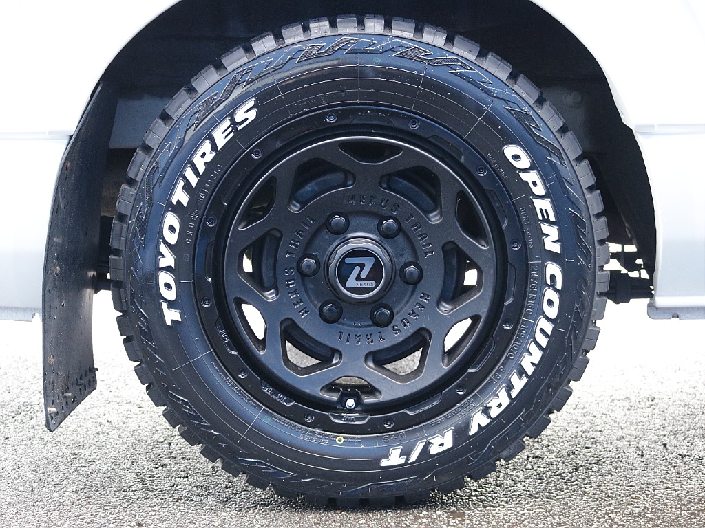 トヨタ ハイエースバン 5D2.8DTスーパーGLダークプライムⅡL 4WD ベッドキット TRDバンパーガード 石川県の詳細画像 その18