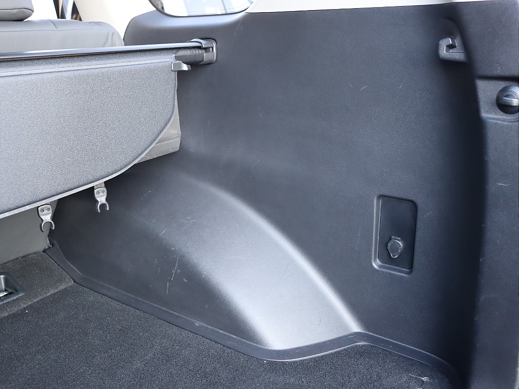 ラゲッジ内張り！