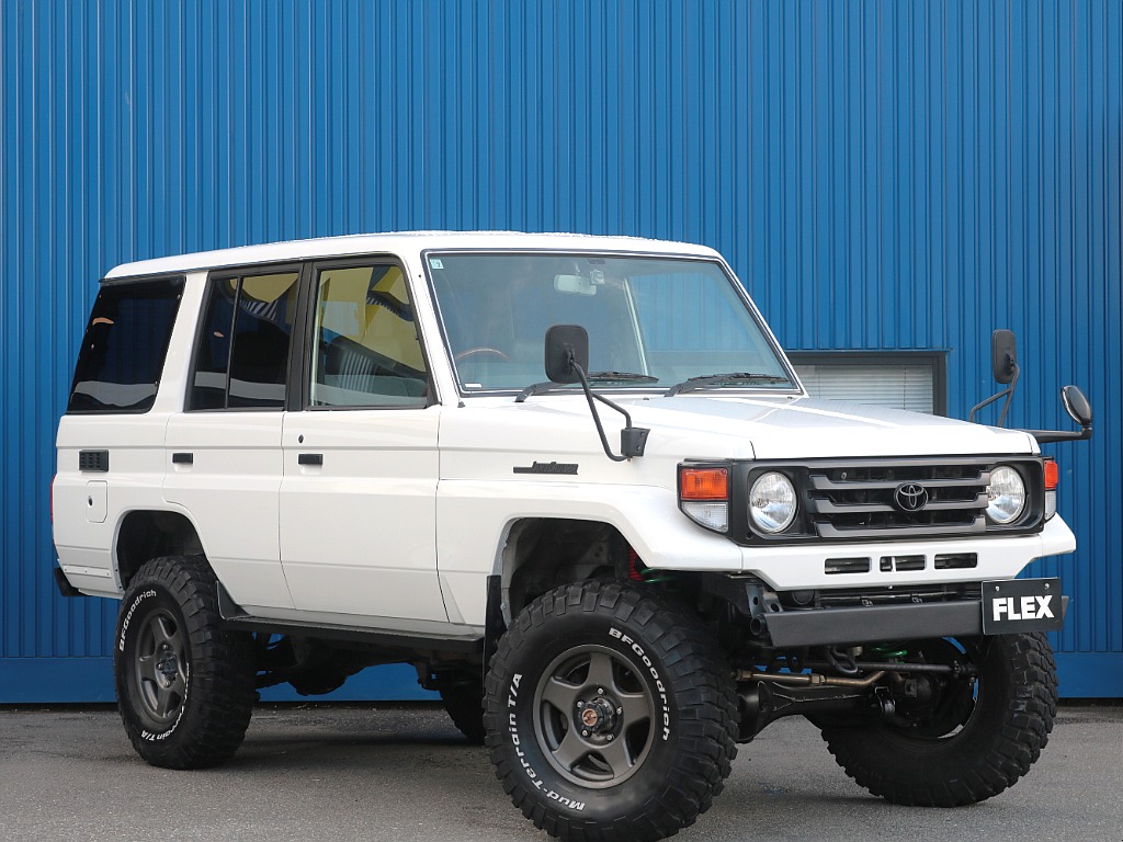 トヨタ ランドクルーザー70(3枚目)