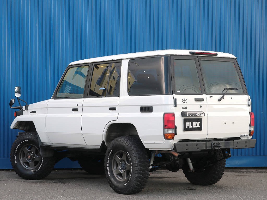トヨタ ランドクルーザー70(4枚目)