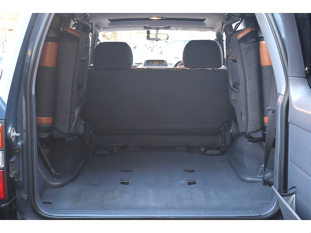 荷室も広大です！