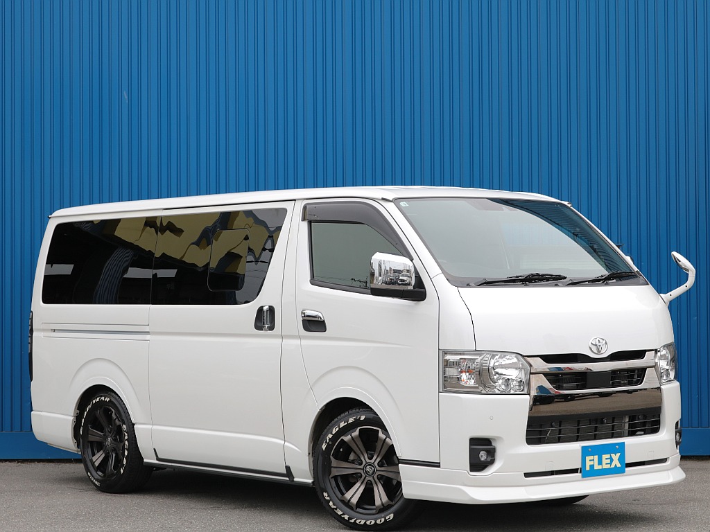 トヨタ ハイエースバン(3枚目)