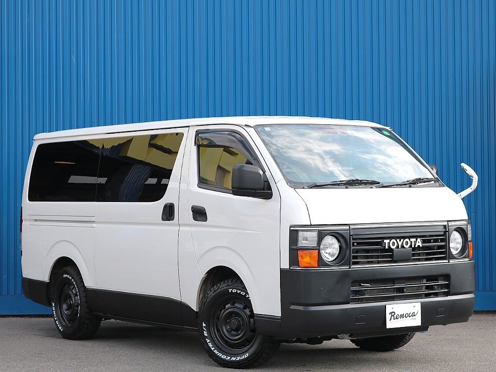 トヨタ ハイエースバン(3枚目)