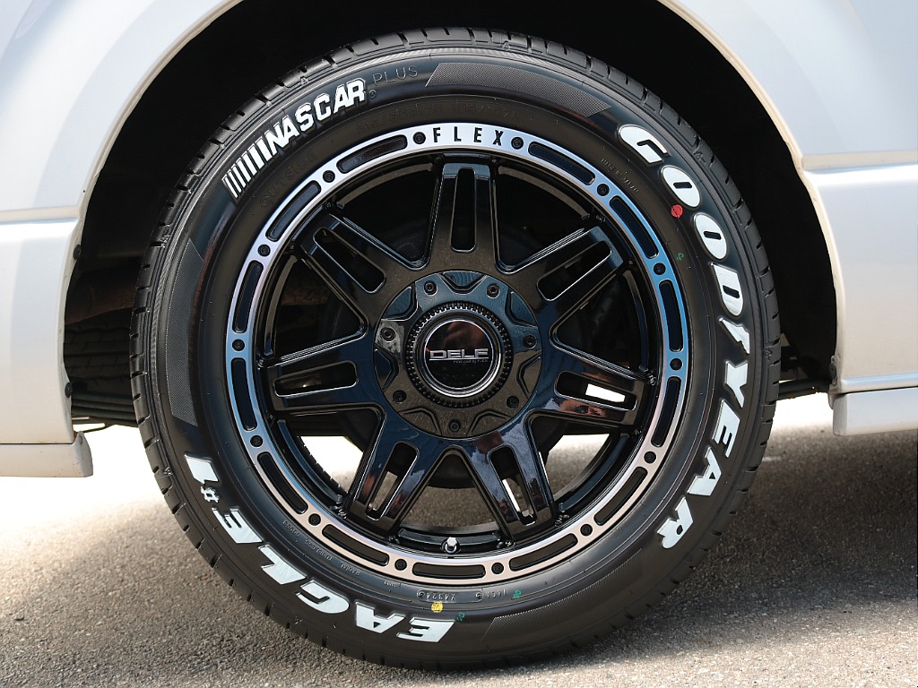 トヨタ ハイエースバン(19枚目)