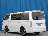 トヨタ ハイエースバン(4枚目)