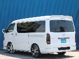 トヨタ ハイエースバン(4枚目)