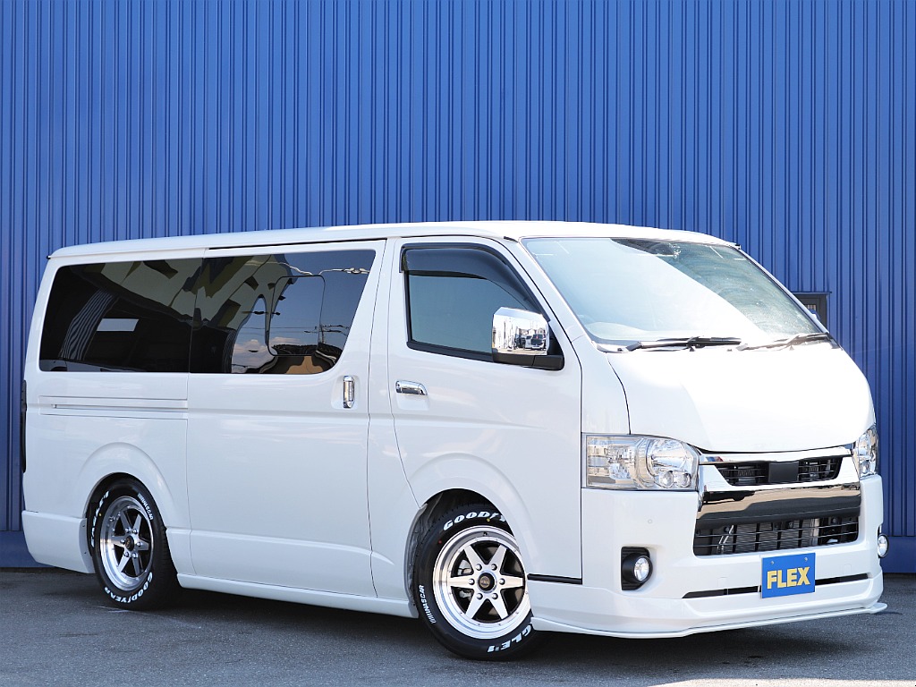 トヨタ ハイエースバン(3枚目)