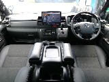 トヨタ ハイエースバン(2枚目)