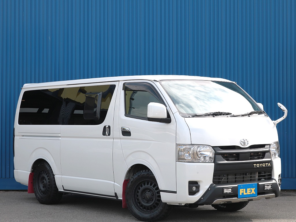 トヨタ ハイエースバン(2枚目)