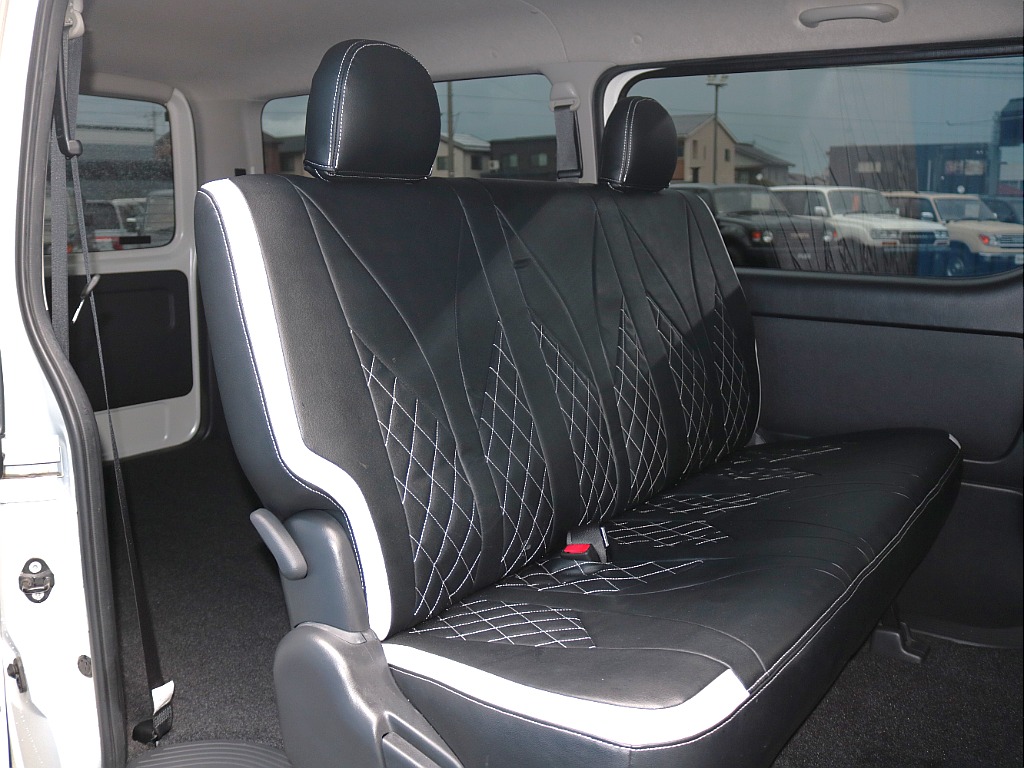 トヨタ ハイエースバン(7枚目)