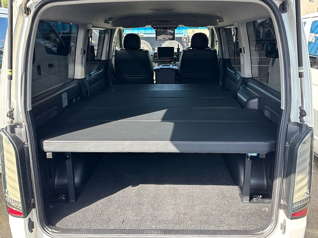 トヨタ ハイエースバン(8枚目)