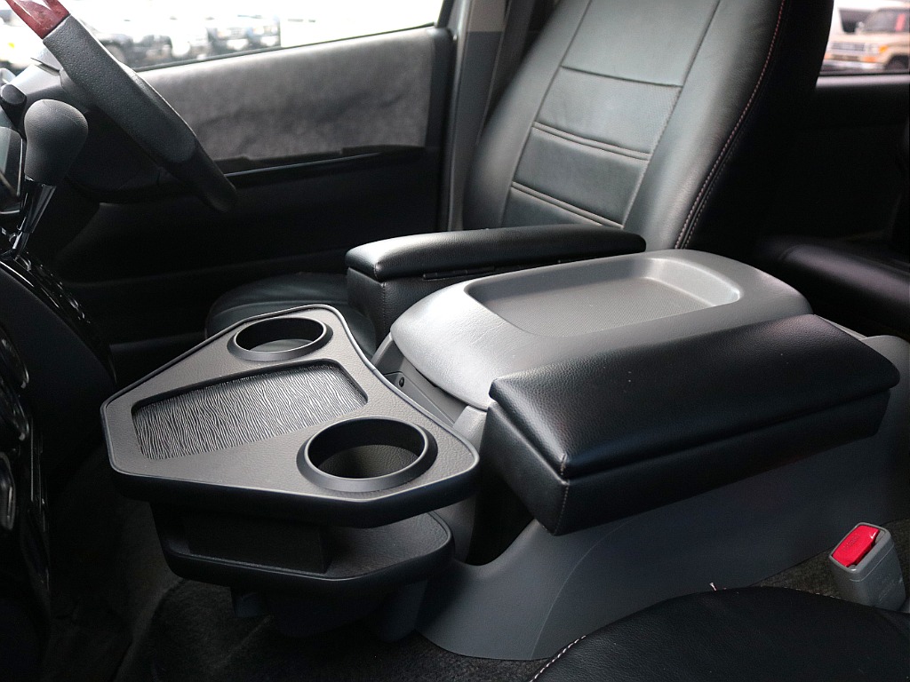 トヨタ ハイエースバン(16枚目)