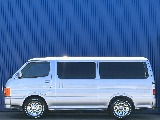 トヨタ ハイエースバン(5枚目)