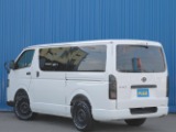 トヨタ ハイエースバン(4枚目)