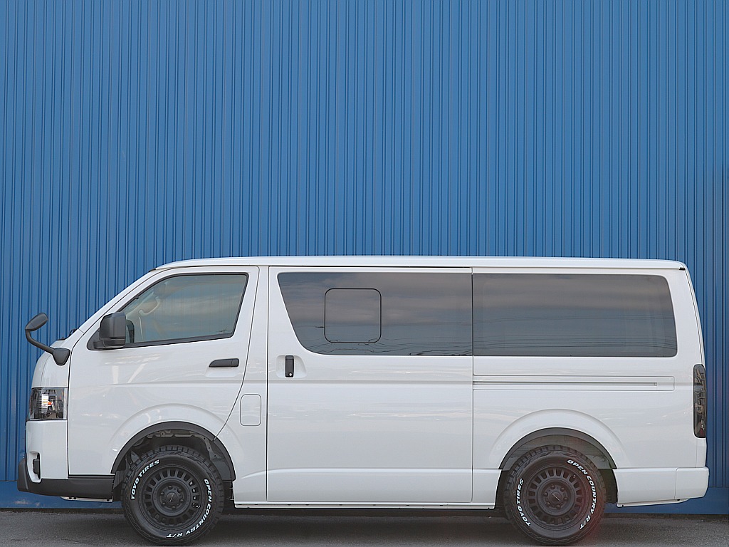 トヨタ ハイエースバン(5枚目)