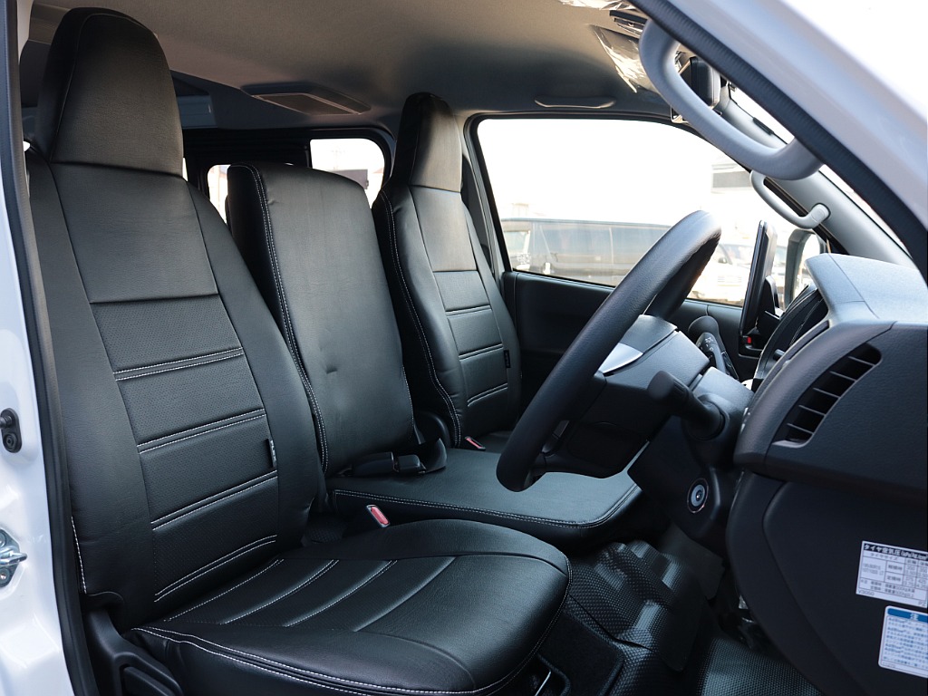 トヨタ ハイエースバン(6枚目)