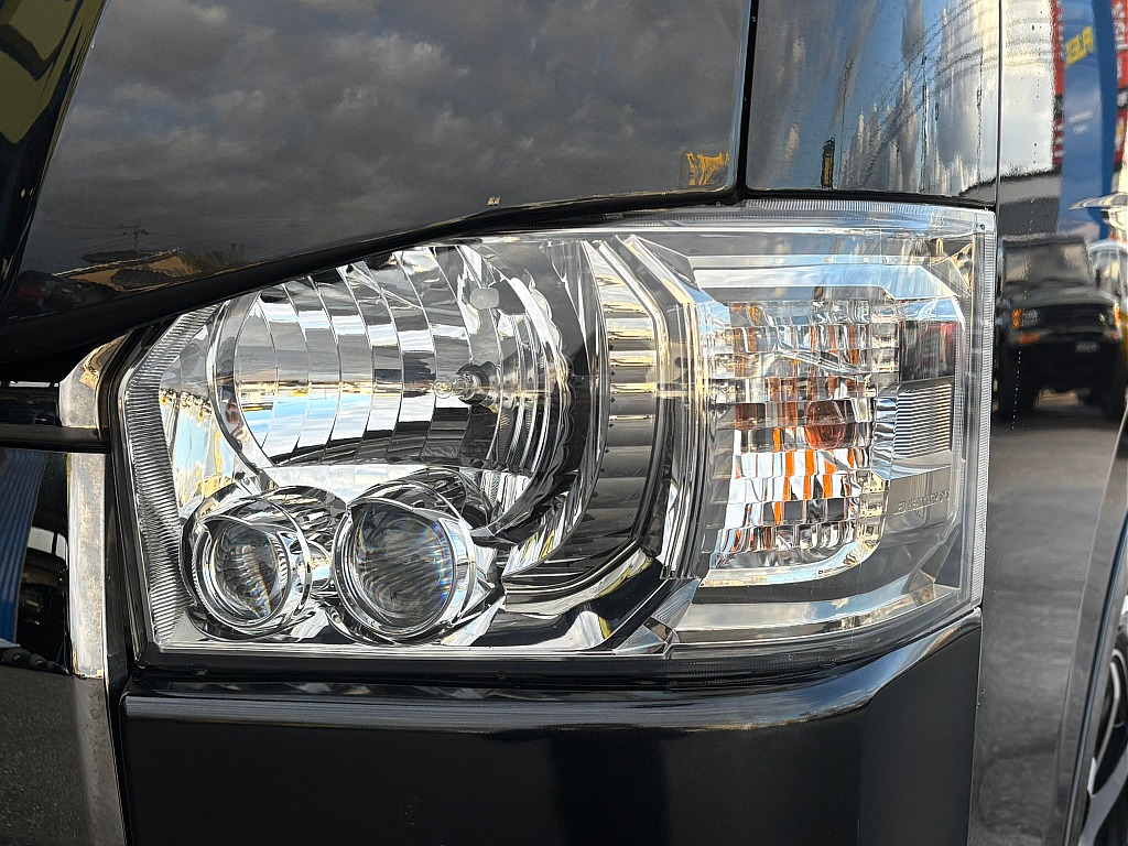 トヨタ ハイエースバン(14枚目)