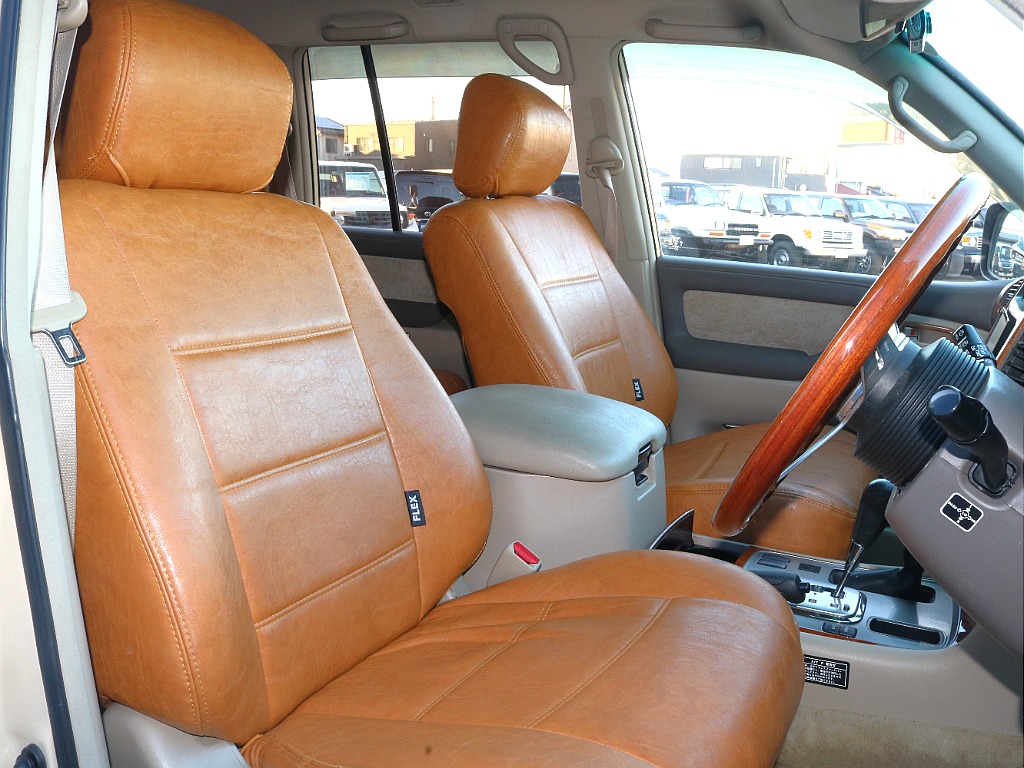 トヨタ ランドクルーザー100(5枚目)