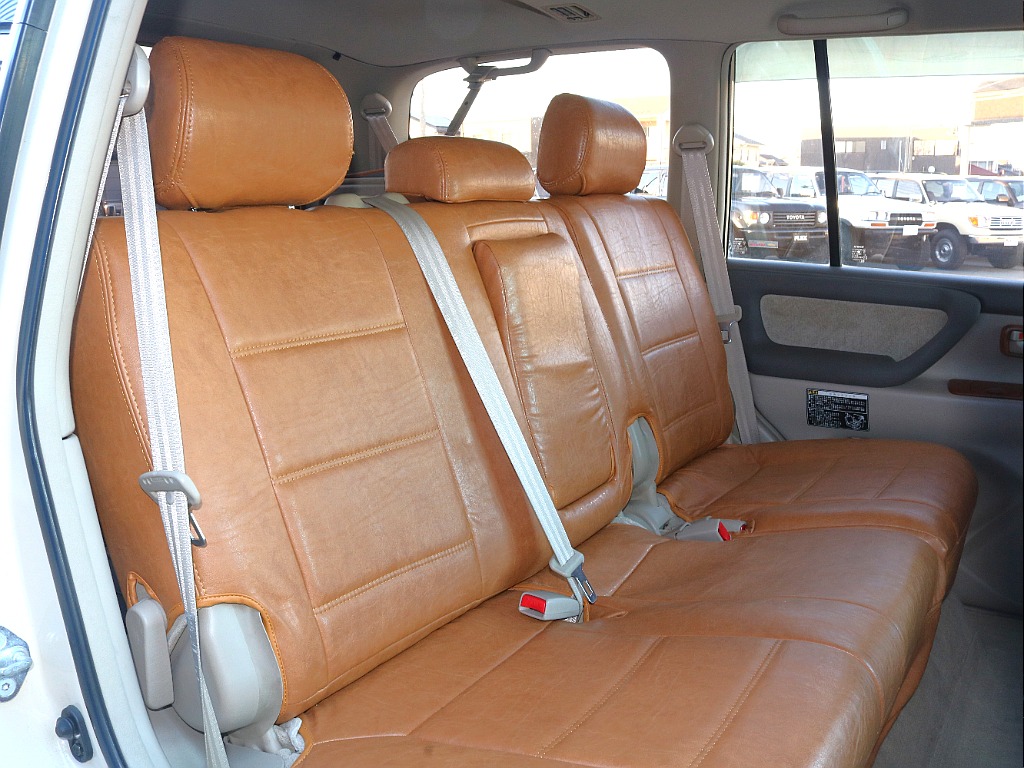 トヨタ ランドクルーザー100(6枚目)