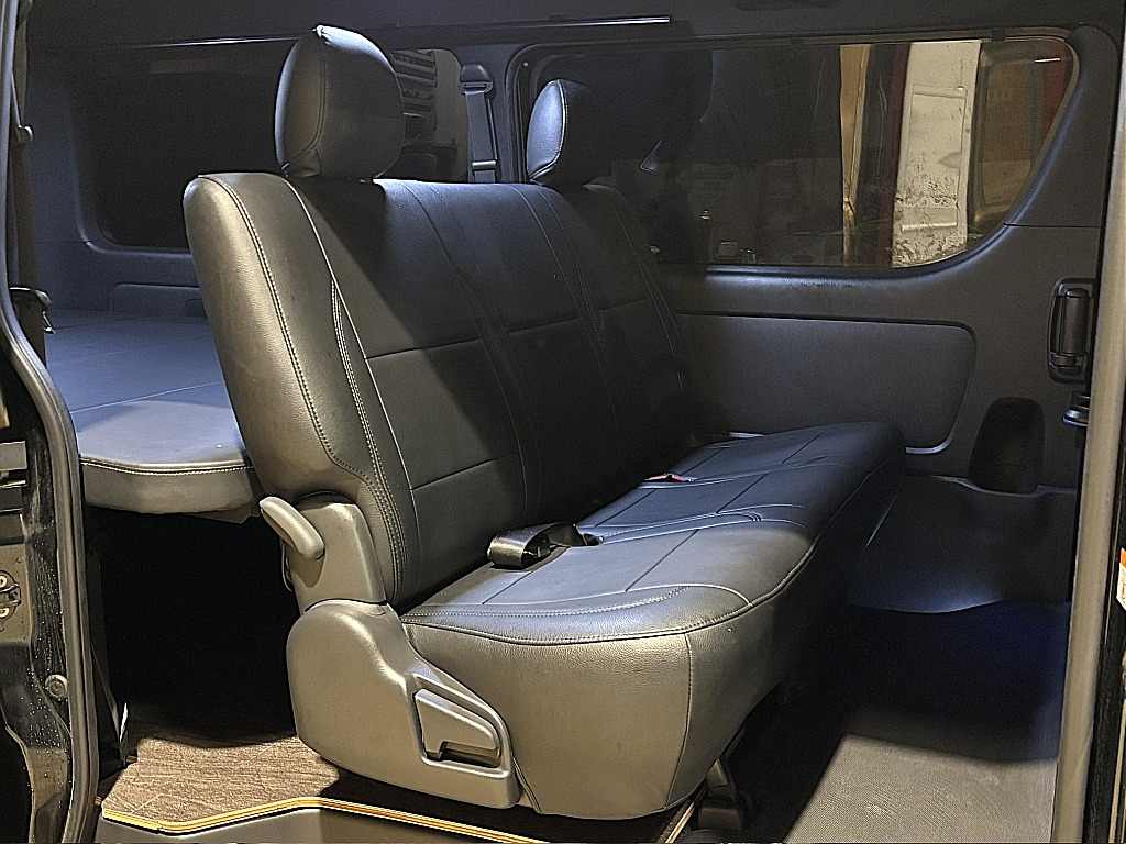 トヨタ ハイエースバン(7枚目)