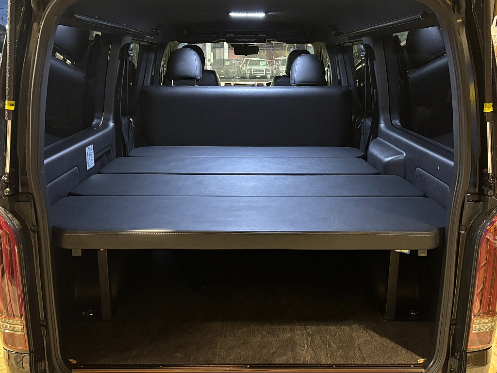 トヨタ ハイエースバン(8枚目)