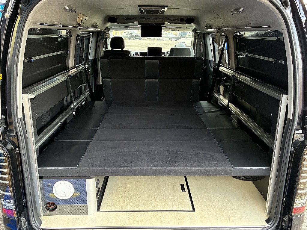 トヨタ ハイエースバン(8枚目)