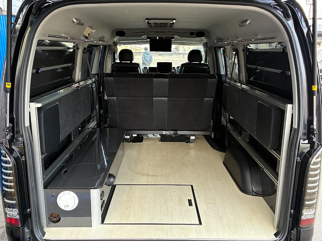 トヨタ ハイエースバン(9枚目)
