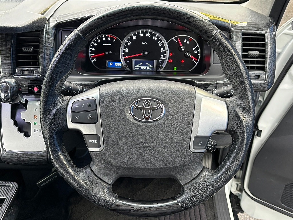 トヨタ ハイエース(13枚目)